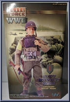 Lieutenant "Chuck" Hayes (US Army First Infantry Division) from Elite Force - WWII manufactured by Blue Box Toys [Front]