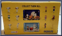 Kicking the Football from Peanuts - Box Sets manufactured by Schleich [Back]
