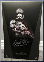 Captain Phasma from Star Wars - Force Awakens manufactured by Hot Toys [Front]