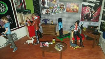 Man Cave (My Heroes) Custom Diorama / Playset [So, you don't bring alot of girls here, do you?]
