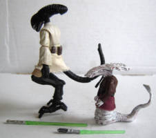 Master Kchtik & Padawan Queenie - Xenomorph Jedi - Star Wars Alien Mashup (Star Wars) Custom Action Figure [Left View]