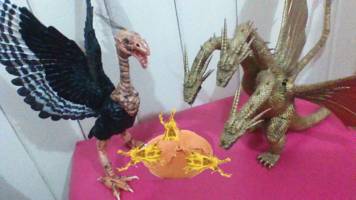 The Giant Claw (Godzilla) Custom Action Figure [So we have a new abominable (yet adorable) family]