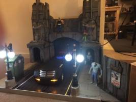Gotham Plaza Gotham City (Batman - New Animated Series) Custom Diorama / Playset