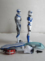 Clone Trooper Medic Stitches & Field Medical Droid PZ-1B (Star Wars Clone Wars) Custom Action Figure [Right View]