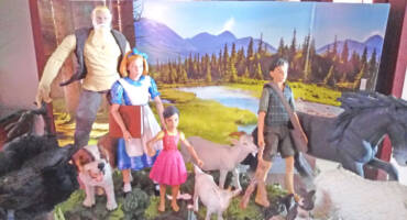 Heidi, Girl of the Alps & Friends (Fantasy) Custom Diorama / Playset