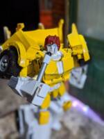 April O'Neil - TMNT x Transformer Custom (Transformers) Custom Action Figure [April O'Neil - Bot Mode]