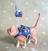Cat from the game Stray - Hubbie named him Simon! (Cats the Musical) Custom Miniature / Figurine [Cat from the game Stray, and B-12 the droid]
