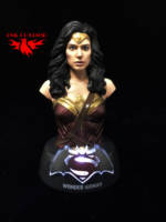 Gal Gadot as Wonder Woman (Bust) (Wonder Woman) Custom Statue / Bust