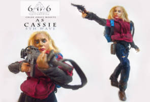 Cassie Sullivan "The 5th Wave" (Random) Custom Action Figure