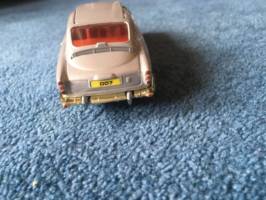 Aston Martin DB5 (Repaint) (James Bond) Custom Vehicle