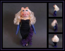 Miss Piggy (Muppets) Custom Action Figure